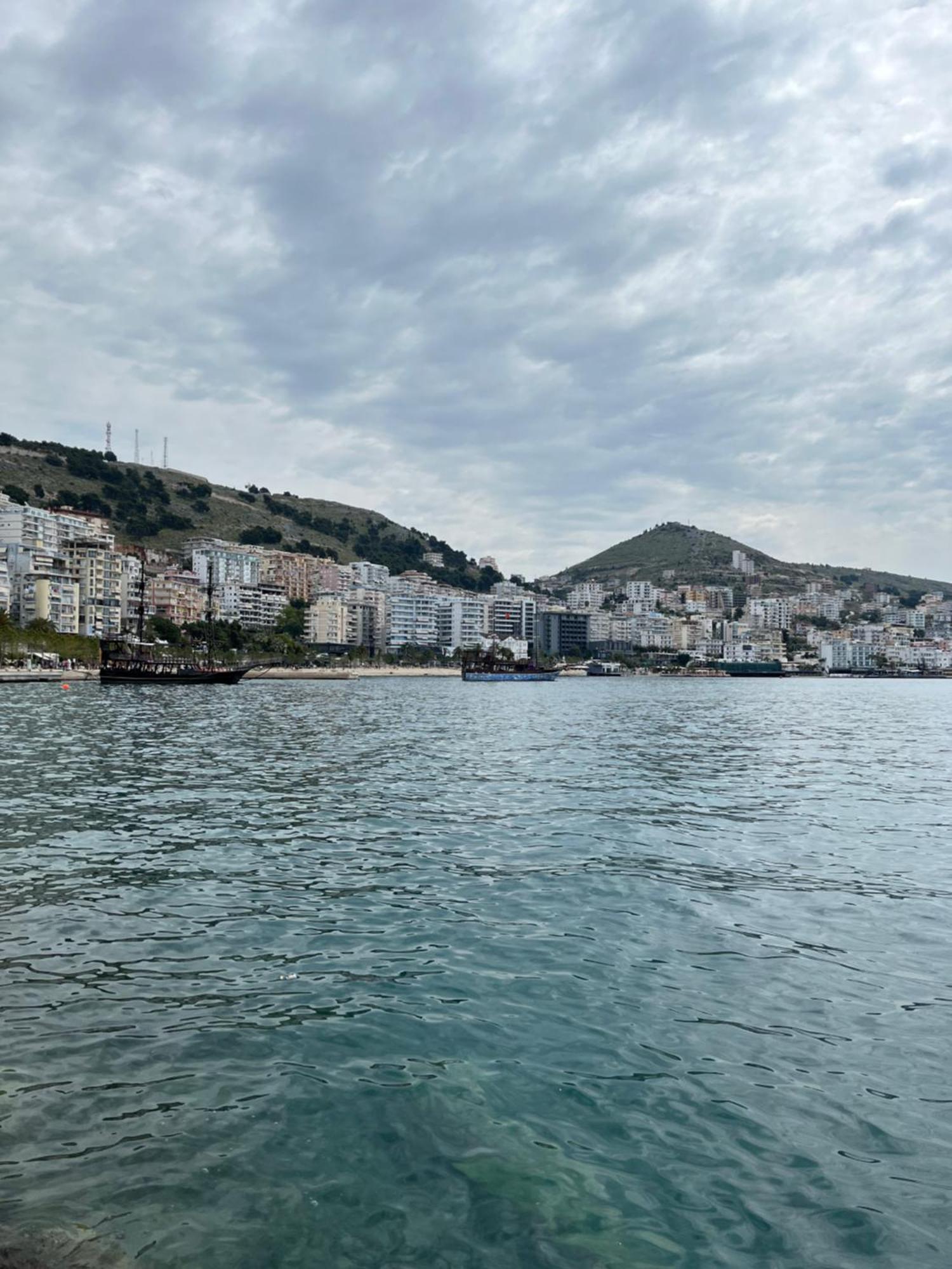 City Beach Apartment Sarandë Exteriér fotografie
